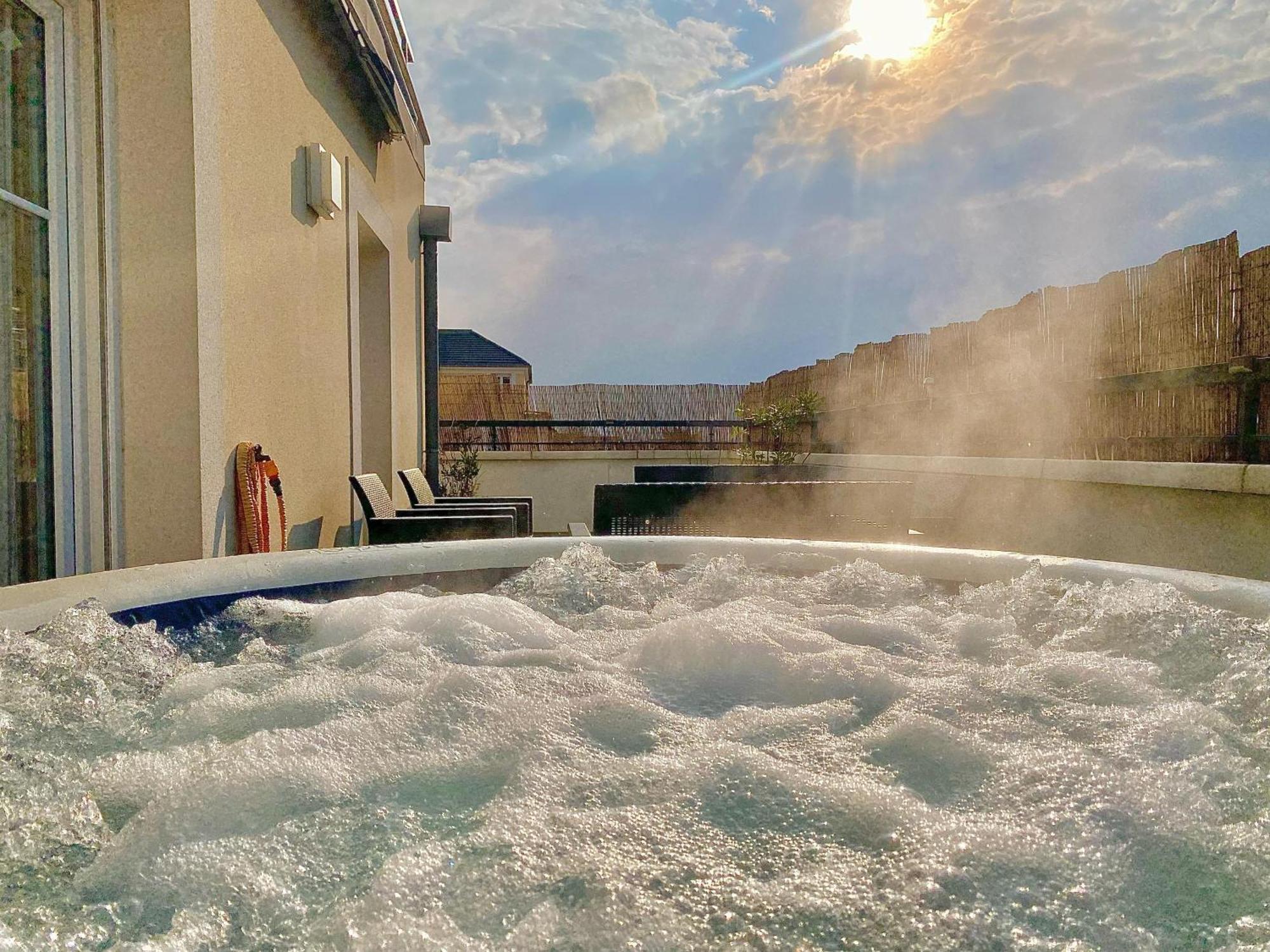 Apartament Le Prestige Terrasse-Cocon Familial Cosy, Billard & Jacuzzi Avec Vue Sur Paris Le Blanc-Mesnil Zewnętrze zdjęcie